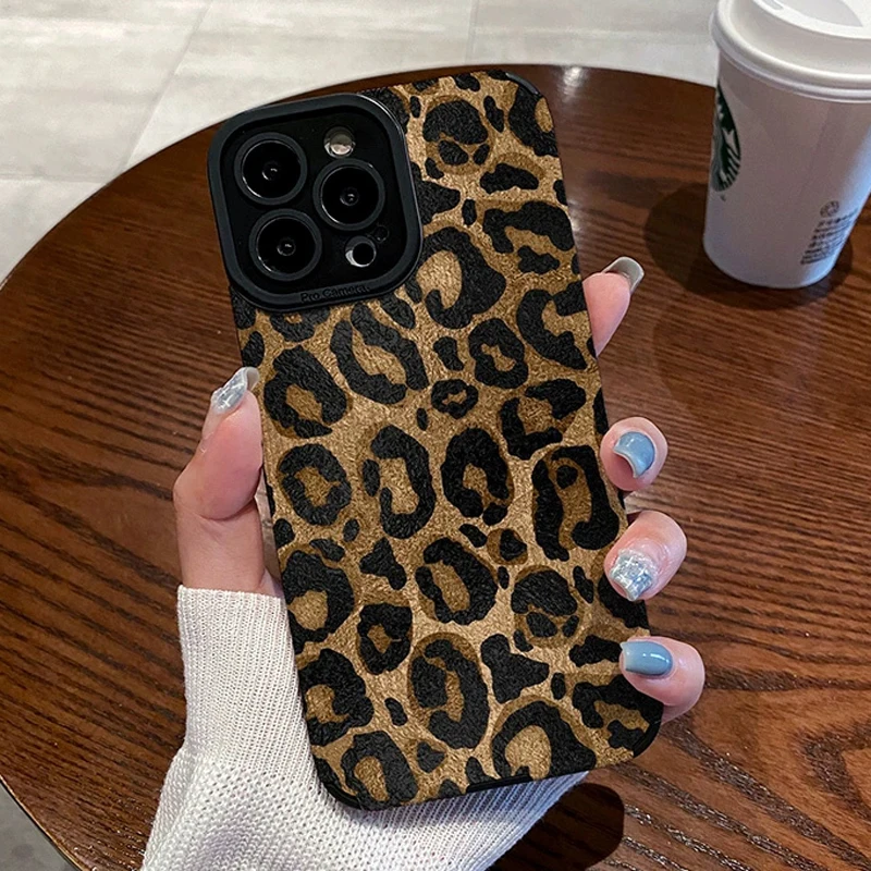 thumbnail image 1 of Fahion-funda con estampado de leopardo para iPhone, carcasa de TPU suave con protección de lente para modelos 15 Pro Max, 14, 13, 12, 11 Pro Max, X, XR, XS Max, 7, 8Plus, 1 of 5