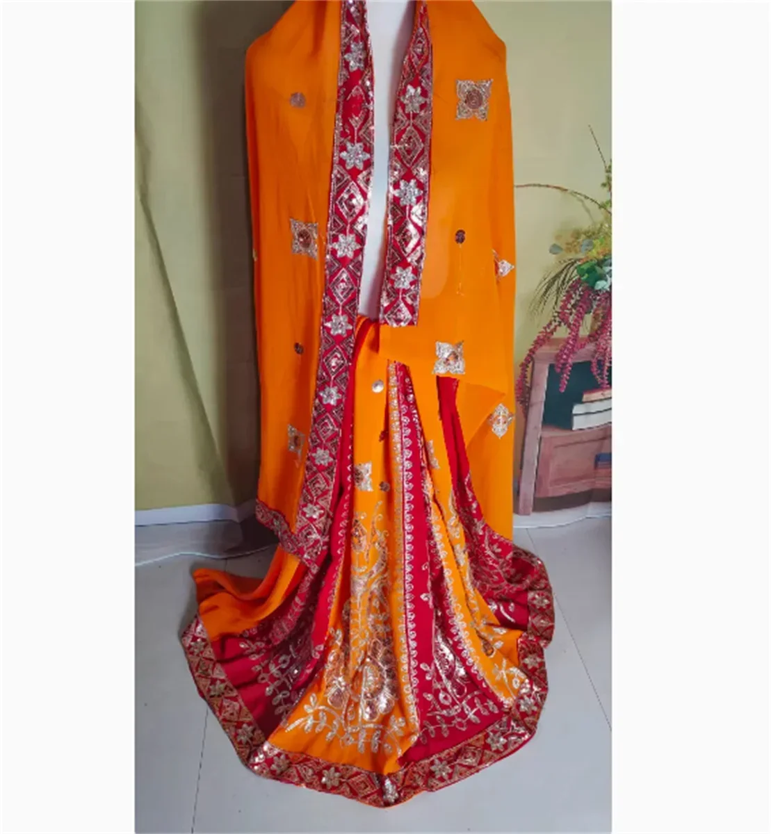 India Sari Nepal Thailand 6-meter Sari costume dress live broadcast featuring Sri Lanka's Grand Lengha