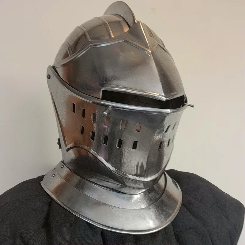 Dark soul superior knight helmet real person can wear COS black soul metal armor pocket postage