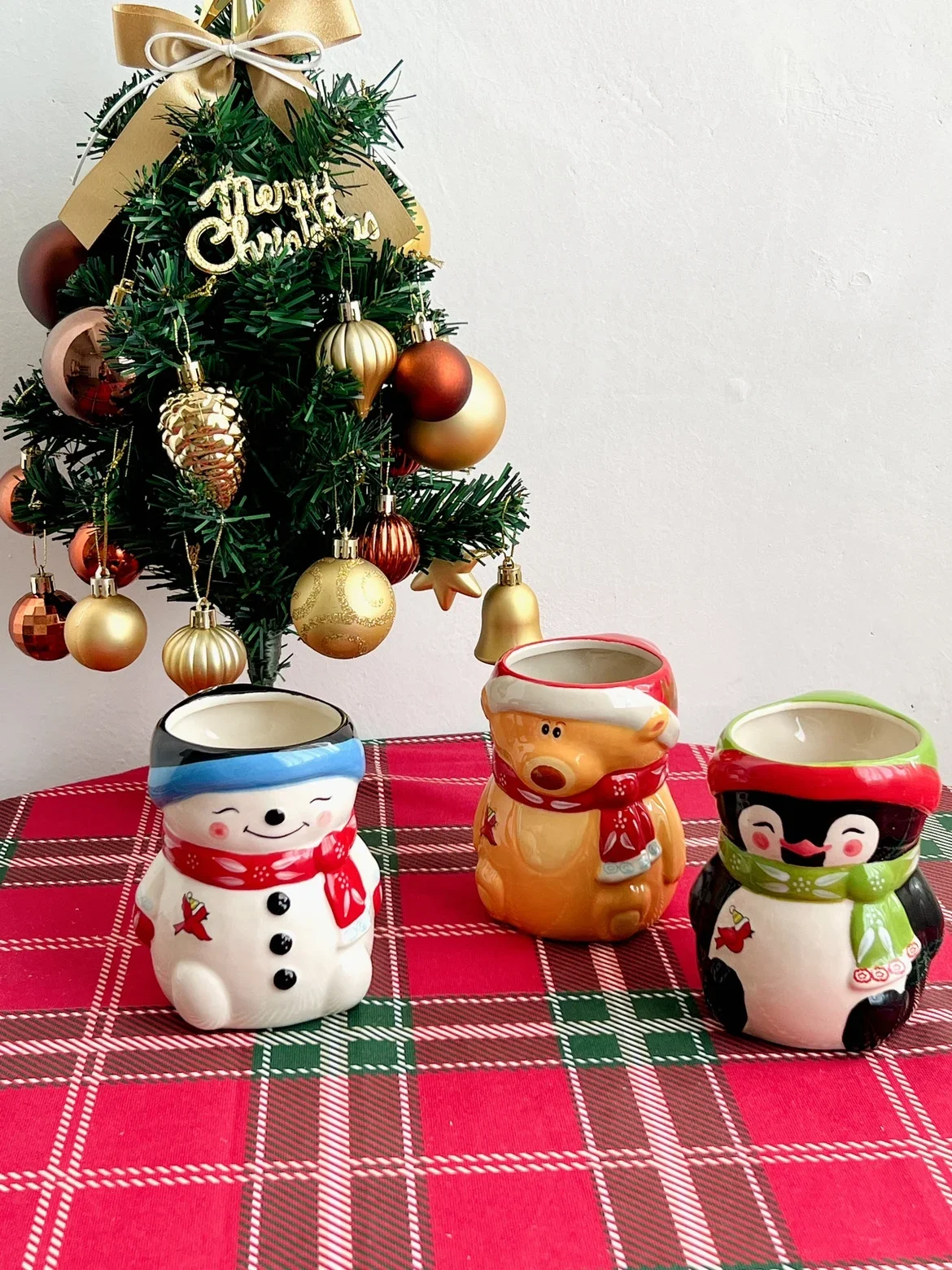 

Flaw special price 29 yuan Christmas cute pure hand painted snowman penguin elk ceramic mug
