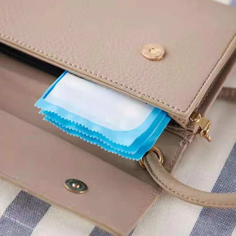 100PCS/Set Disposable Toilet Seat Cushion, Travel Cleaning and Hygiene Disposable Toilet Seat for Public Restrooms