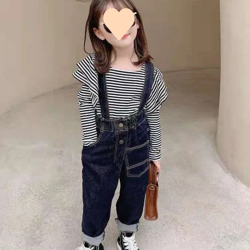 

Girls5autumn fashionable denim suspender pants for baby girls3korean striped bottoming shirt two-piece suit fashion