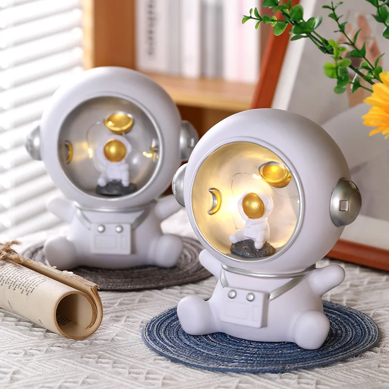 

Creative Children's Astronaut Night Light Piggy Bank Graduation Season Gifts Astronaut Home Ornament Children's Luminous Toys