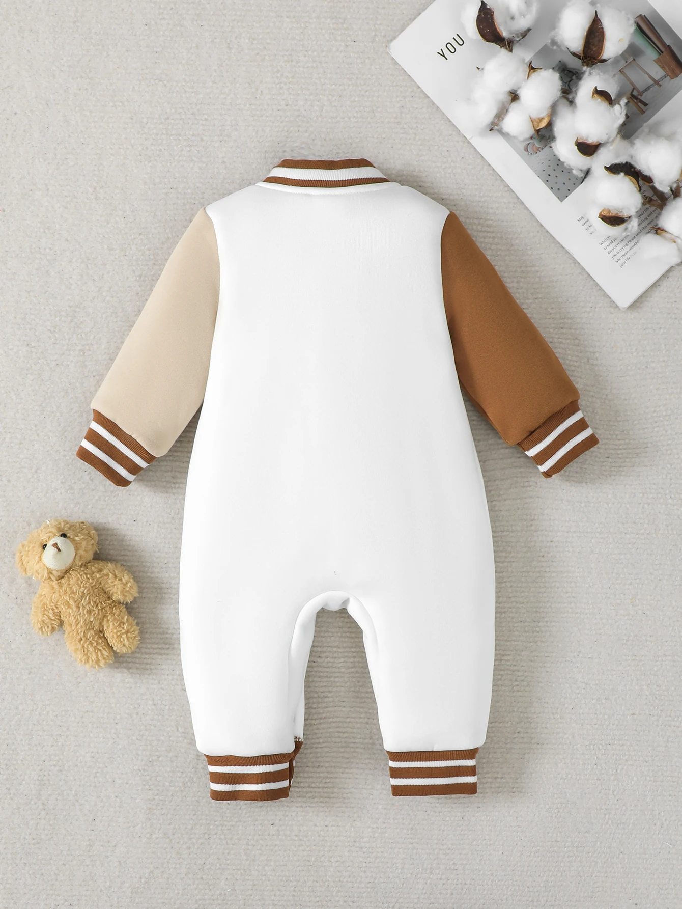Baby boy bear pattern knitted fleece long sleeved jumpsuit, suitable for autumn and winter seasons 3