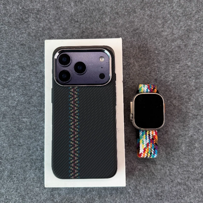 Magnetic Carbon Fiber Wireless Phone Case with Camera Lens Protection