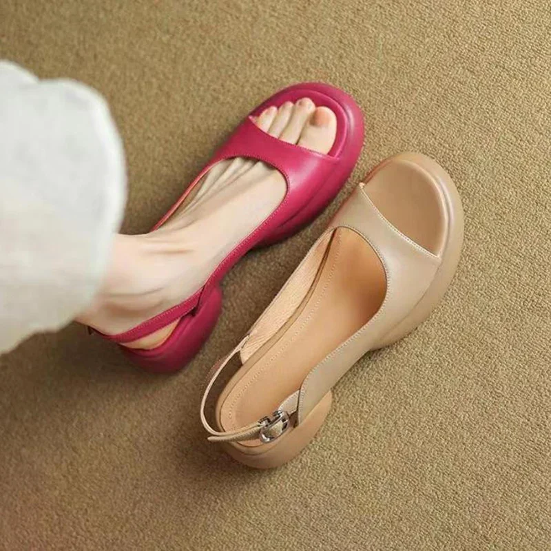 Sandals for Women's Summer New Versatile Casual Sandals with Thick Sole and Straight Buckle Strap Beach
