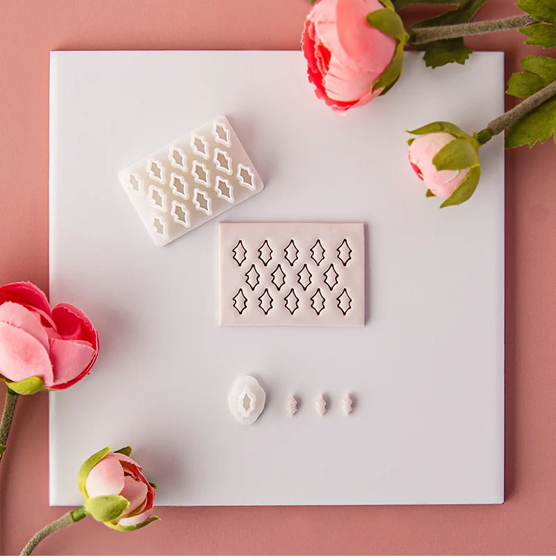 Description Picture 2 of itemMini Christmas Holly Leaves Polymer Clay Cutters DIY Christmas Pendant Earring Making Tools Holly Leaf Soft Pottery Clay Molds