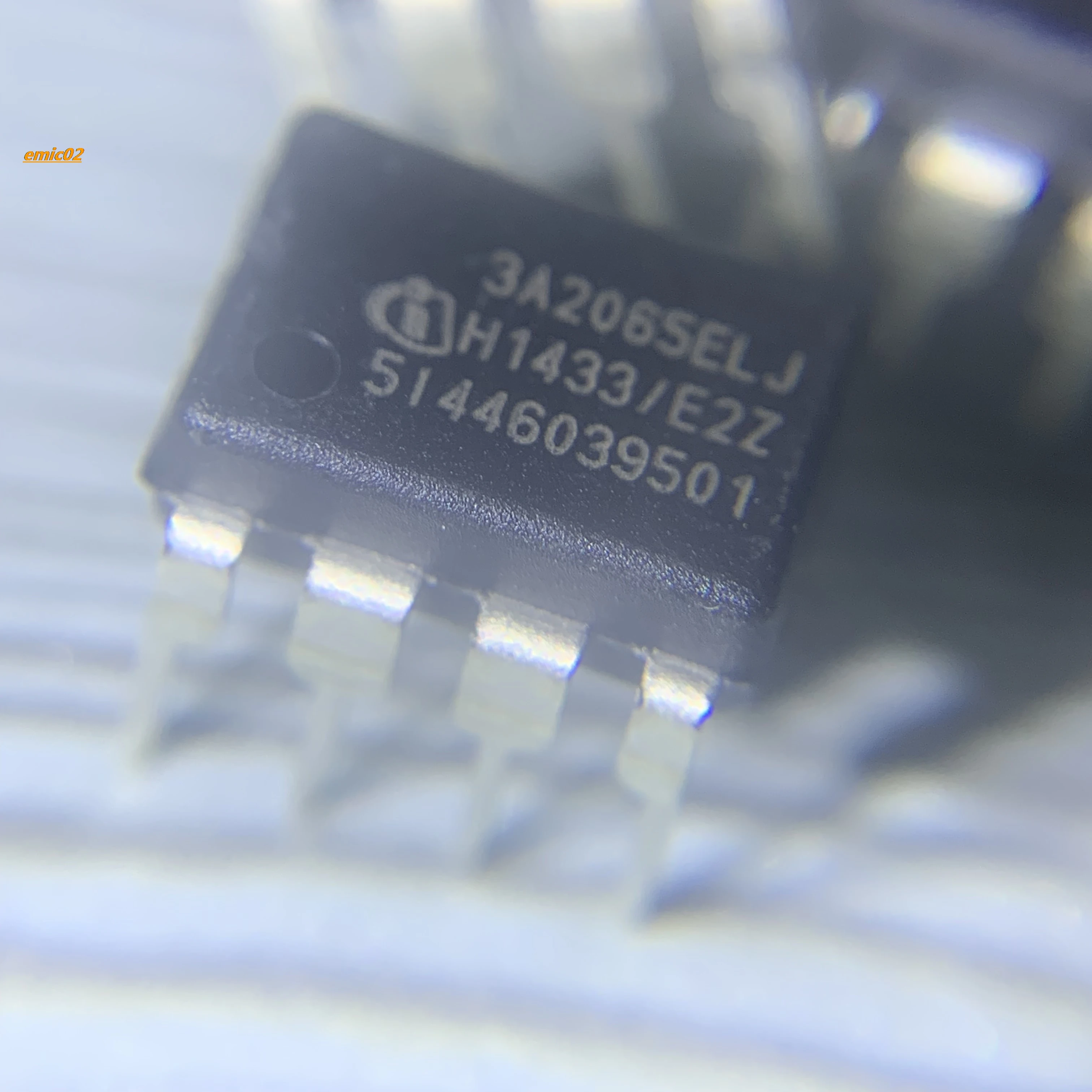 

Оригинальный сток ICE3A2065ELJ 3A2065ELJ DIP-8
