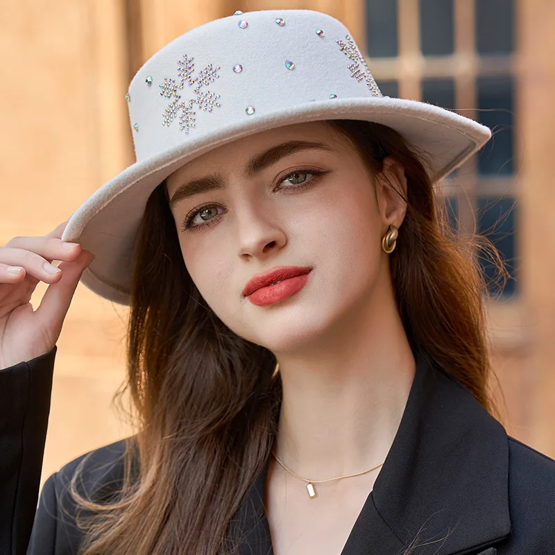 

Trendy Women Fedoras Stylish British Jazz Panama Hat Autumn Winter Hats with Shiny Rhinestones