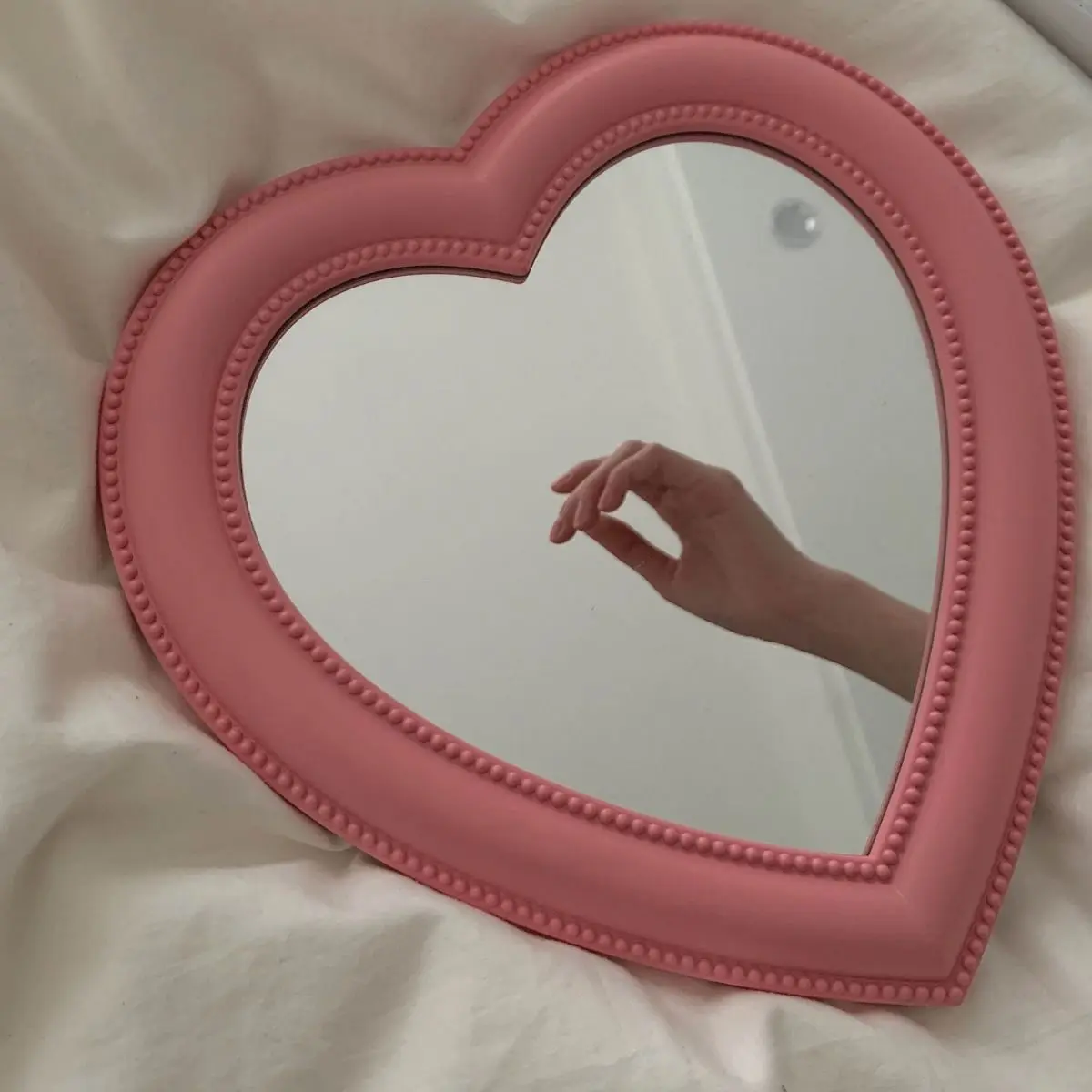 Miroir enfant cœur en acrylique ivoire 35x29,5 cm Heartmirror | Maisons du Monde