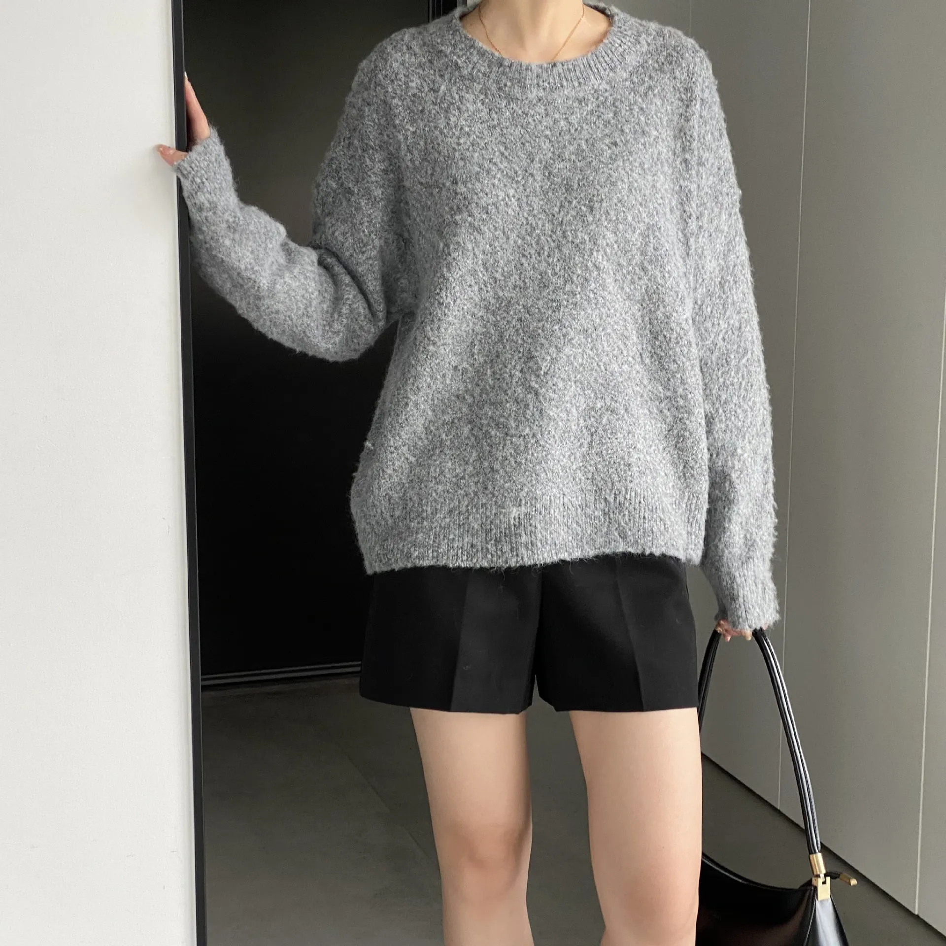 Autumn and Winter Women\'s Casual Solid Round Neck Long Sleeve Loose Sweater