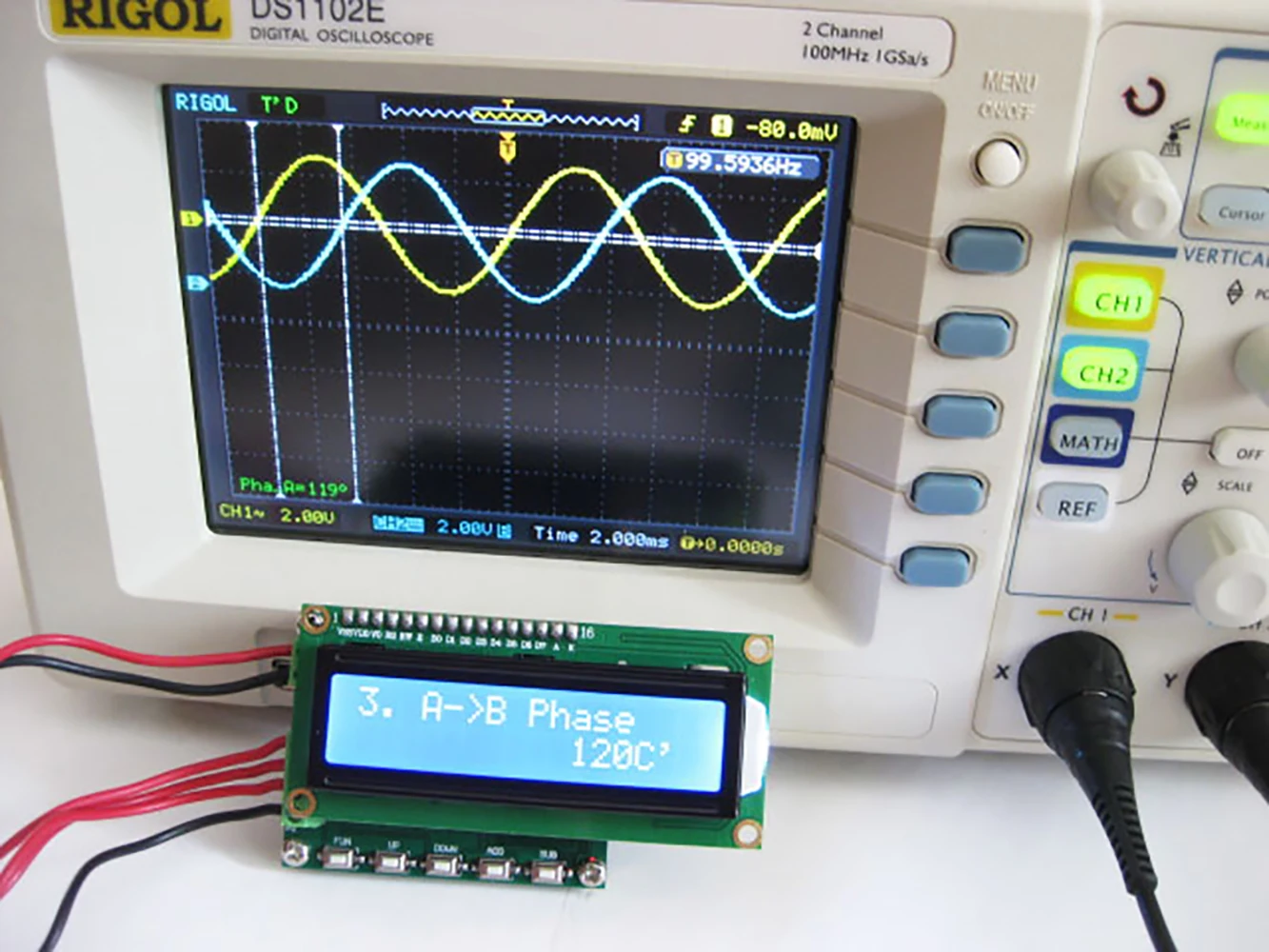 Three-Phase Sine Wave Signal Generator - 0.1-2000Hz With 0-360° Phase Adjustment