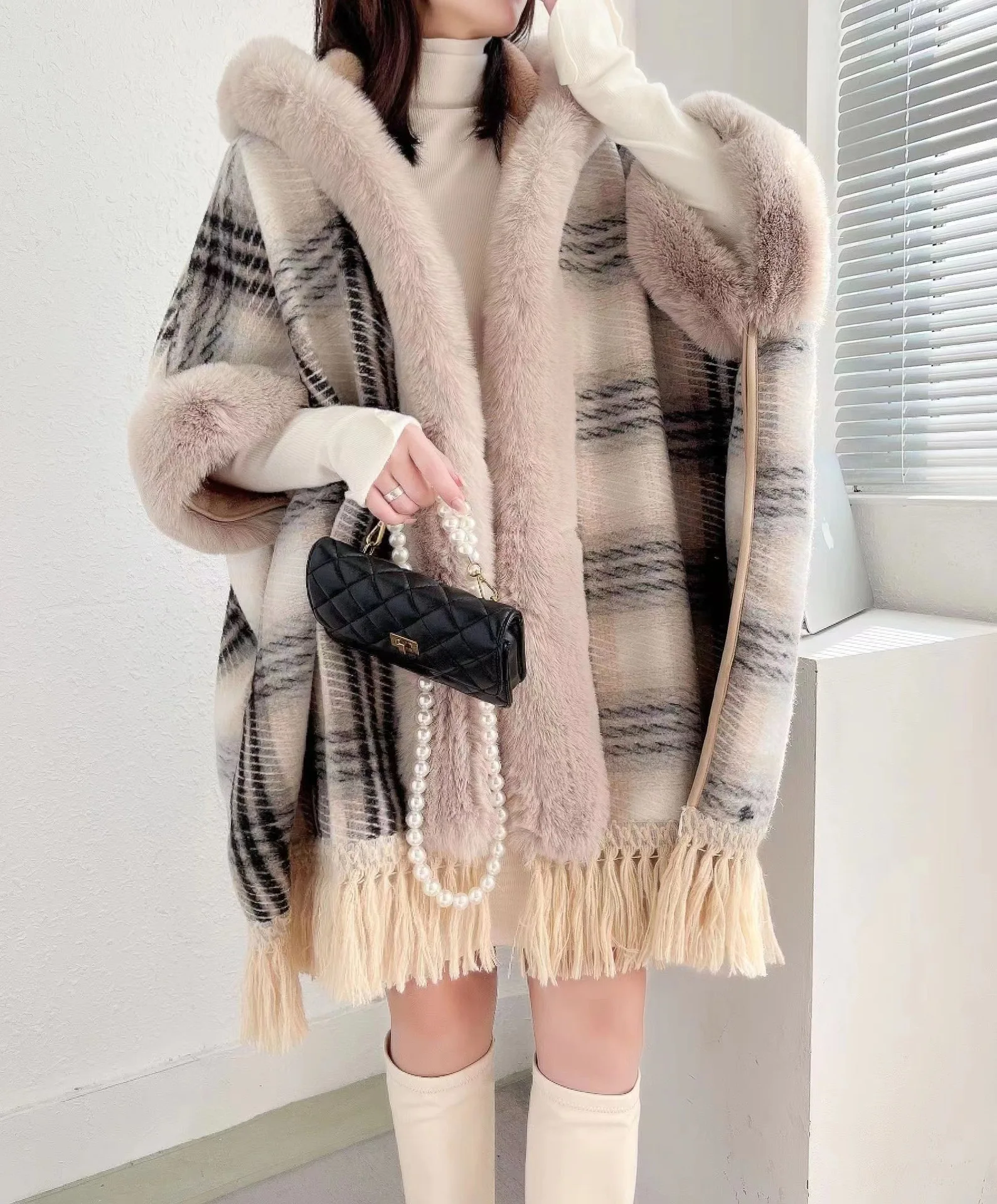 Women Warm Fur Quaste Outerwear Vintage Checks And Plaids Coats with Scarf Autumn Winter Pelzkragen Fashion Lady Street Jacket