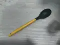 Oval spoon