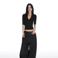 T-shirt court noir Y2K pour femme, col en V, épaules tombantes, manches courtes, coupe slim, décontracté, unique, pour l'été, vêtements Pro Choice pour femme 3