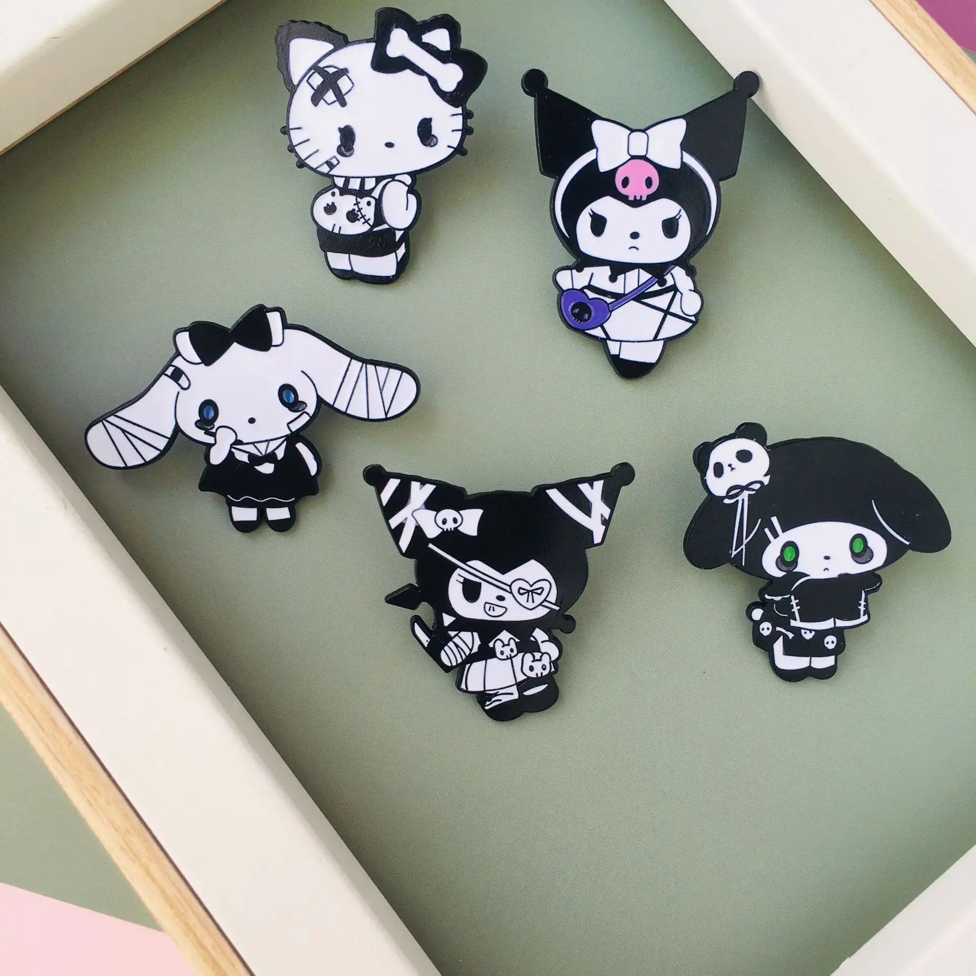 

Kuromis Brooch Animated Cartoon Series Cinnamorolls Badges Lovely New Schoolbag Coat Brooch Pins Accessories Birthday Jewelry