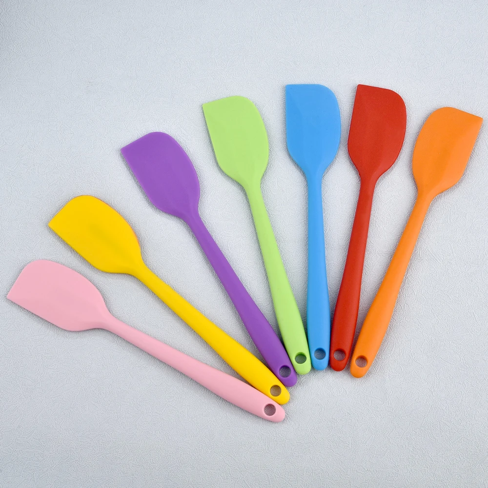 Description Picture 5 of itemUniversal Handle Silicone Spoon Scraper Spatula Candle Making Supplies Scented Candle Making Tool Wax Melting Material Kit