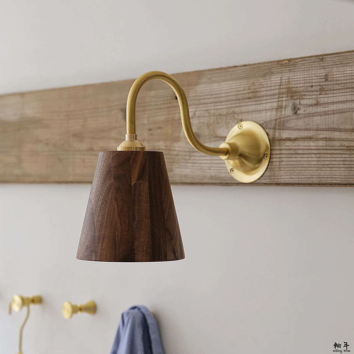 

Japanese Nordic retro solid wood brass wall lamp minimalist display window, bathroom mirror, bedside, aisle, and porch light
