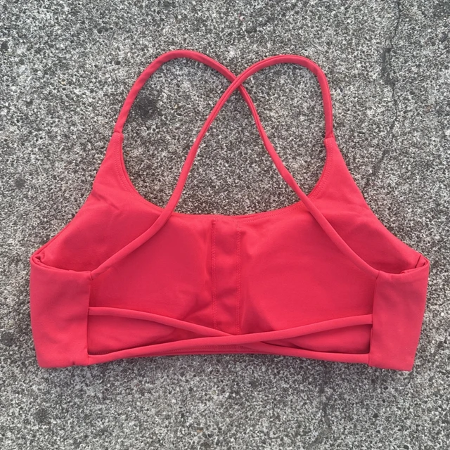 Soutien-gorge de yoga pour femme, couleur unie, à quatre bretelles croisées dans le dos, dos évidé, push-up, avec coussinets de poitrine, idéal pour le fitness et le sport