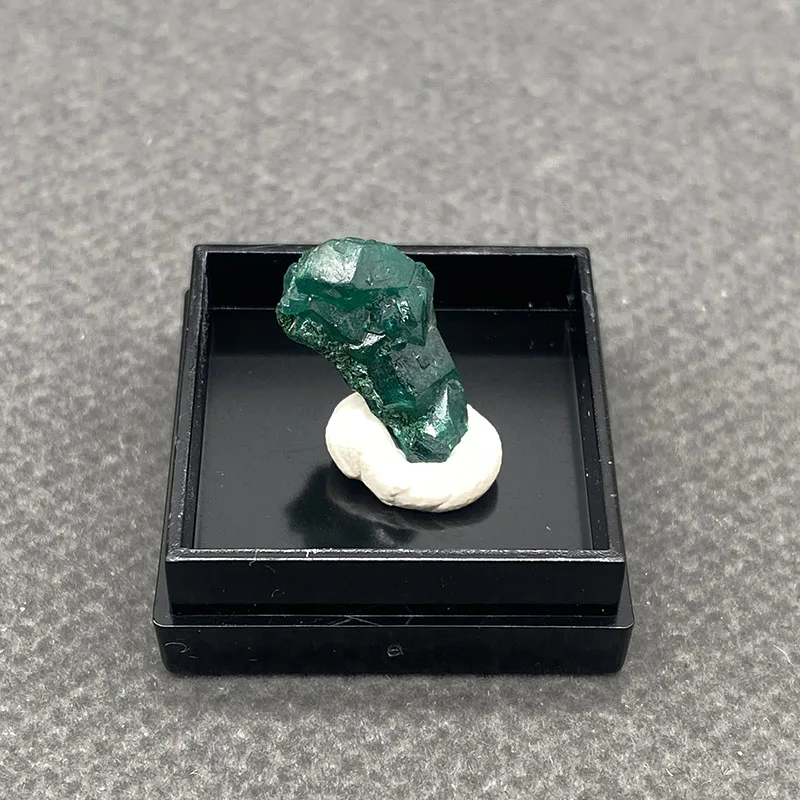 100% natural  Congo dioptase raw stone mineral specimen healing crystal gem collection +Box size：27*27*25 mm