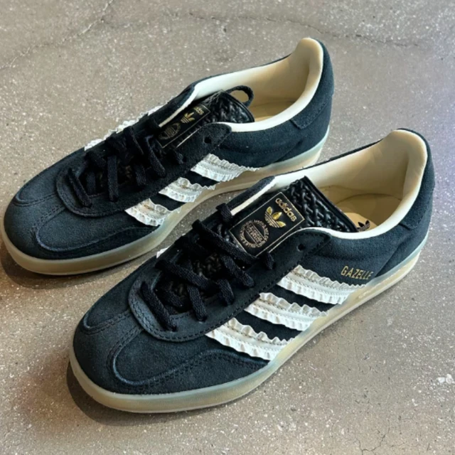 Adidas Originals Gazelle Indoor Chaussures basses vintage polyvalentes pour femme et fille, Noir Crème Blanc, style allemand, JS1412 1