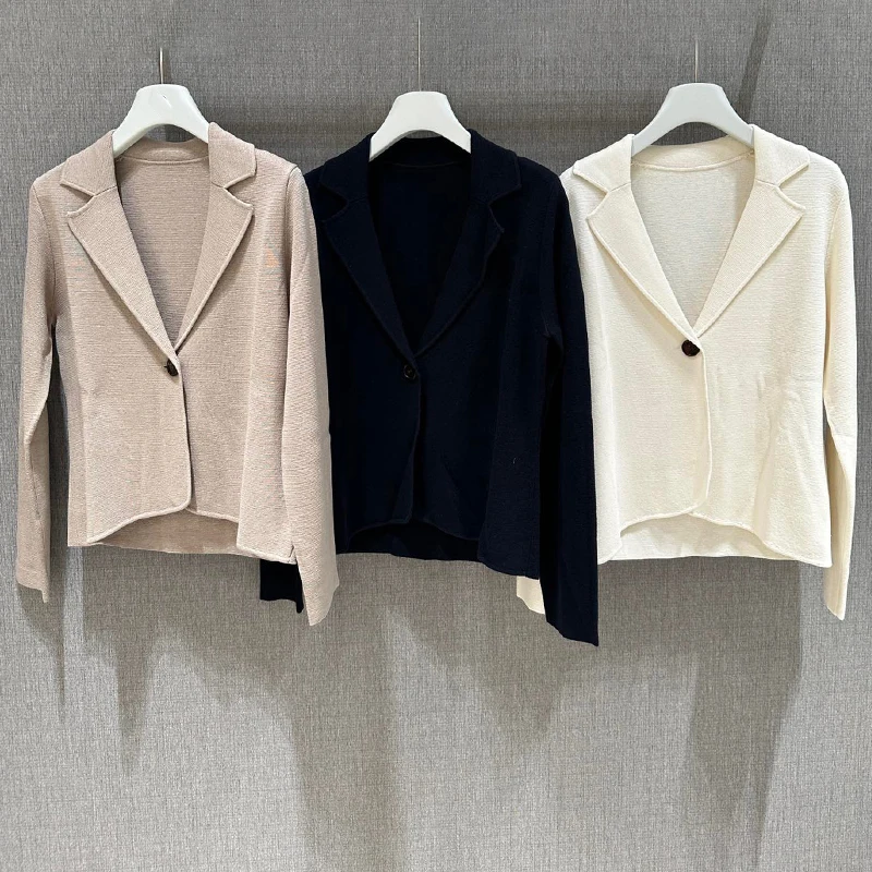

Exquisitely decorated jersey solid color jacket