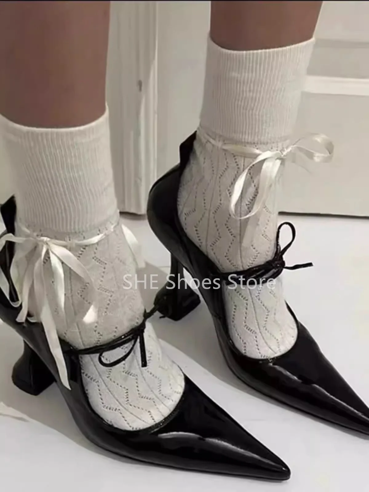 

Retro Lace-Up Shallow Pumps Women Mary Janes Shoes French Pointed Toe Wine Heel Sandals Ladies Party Dress Hight Heels