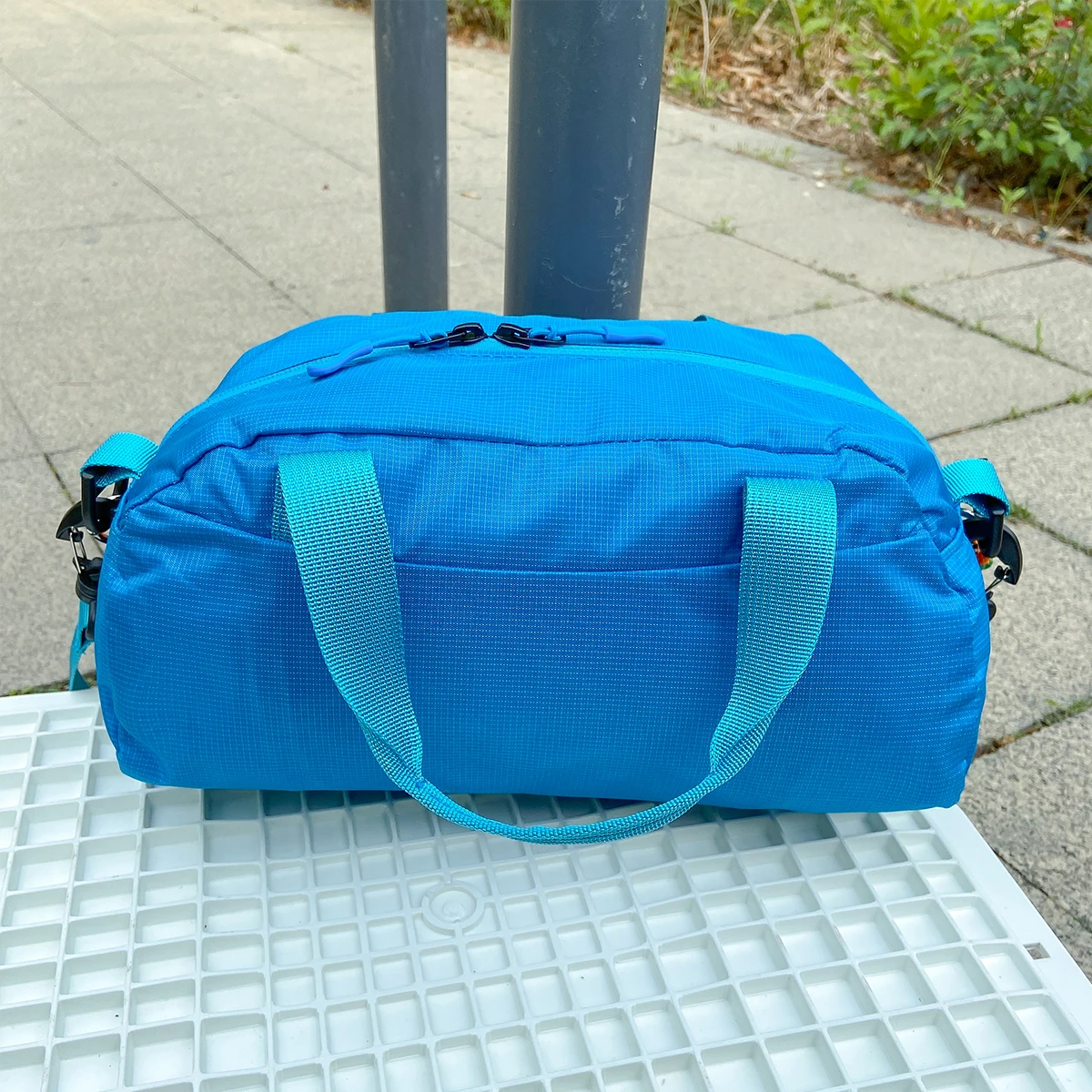 Sports Outdoor Crossbody Bag for Women, Yoga Bag, Versatile Ins Fitness Handbag, Fashionable Shoulder Mini Mobile Phone Bag, Hiking, Climbing and Shopping