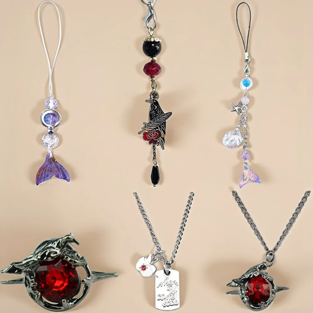 Spiel Liebe und Deepspace Sylus Cosplay Telefon Kette Crow Rose Anhänger Schlüsselanhänger Cosplay Zubehör Halloween Requisiten Schlüsselanhänger