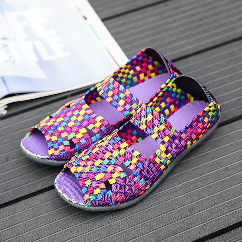 

2023 New Summer Women's Flat Shoes Women's Woven Flat Shoes Illusion Color Fish Mouth Sandals Outdoor Sports Beach Sandals