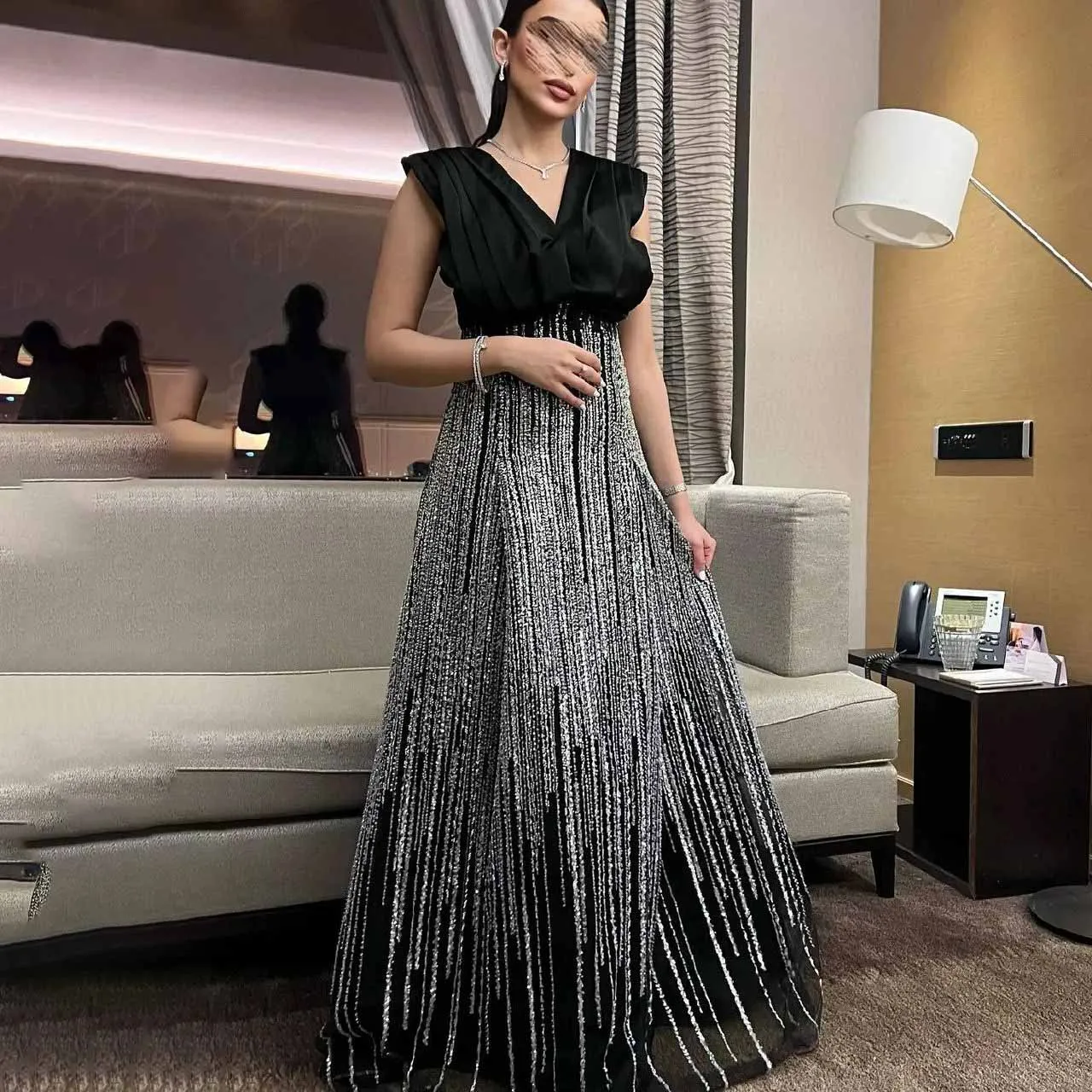

OEING V-Neck Luxury Formal Evening Dresses Beading Pleat Sleeveless فساتين سهرة Floor Length Elegant Prom Growns Party Women