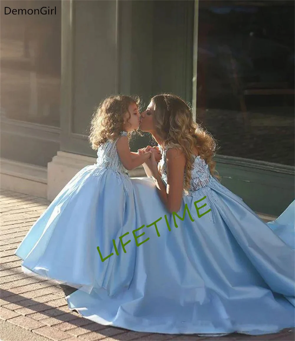 

Newest Flowers Straps A-line Flower Girl Dresses Blue V Neck Ball Gown For Weddings Vestido De Festa Infantil Menina Luxo