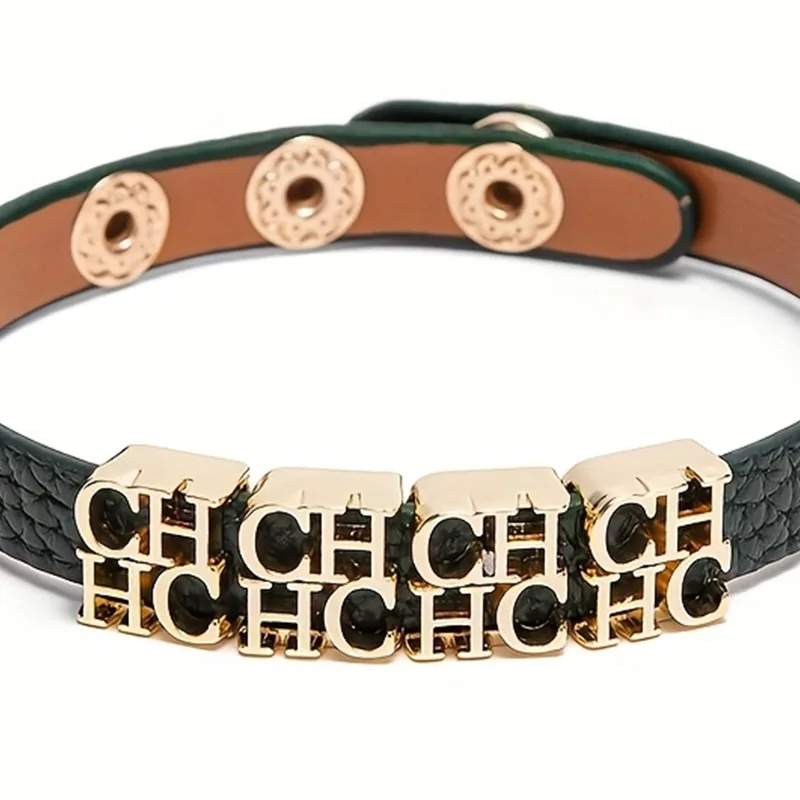 CH Modisches Lederarmband mit Gold-Metall-Buchstabenanhängern Verstellbarer Druckknopf-Verschluss Trendiges Accessoire für Damen – Detail 5