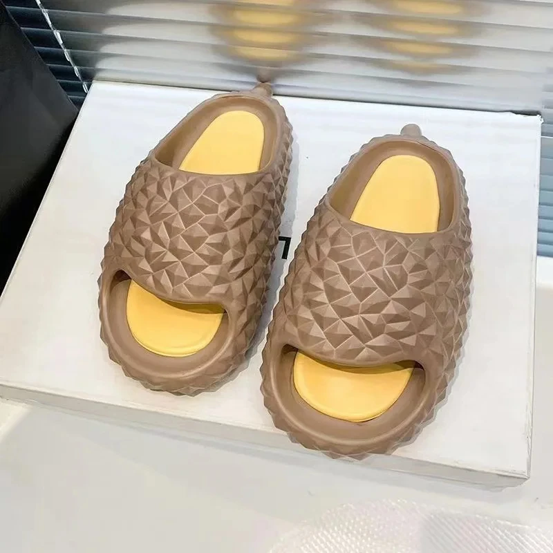 

A771ZXWs Summer Internet Celebrity Couple Home Sandals and Slippers Soft Sole Stepping on Shit Feeling Foreign