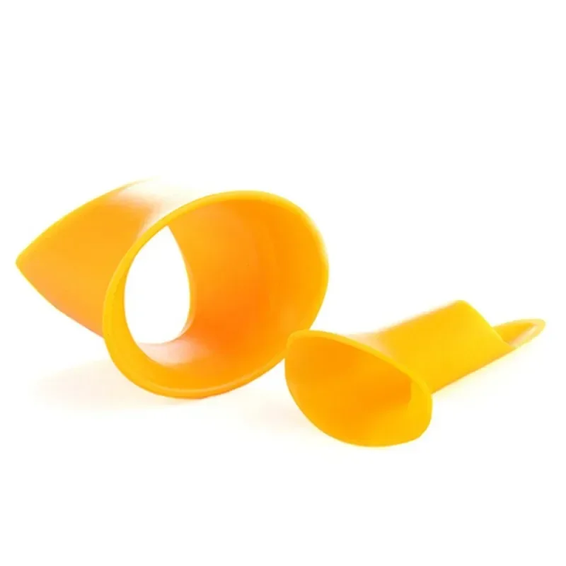 2Pcs/Set Kitchen Pepper Tomato Pepper Pedicel Corers Slicer Pepper Seeded Remover Device Fruit Vegetable Seed Remover Cutter