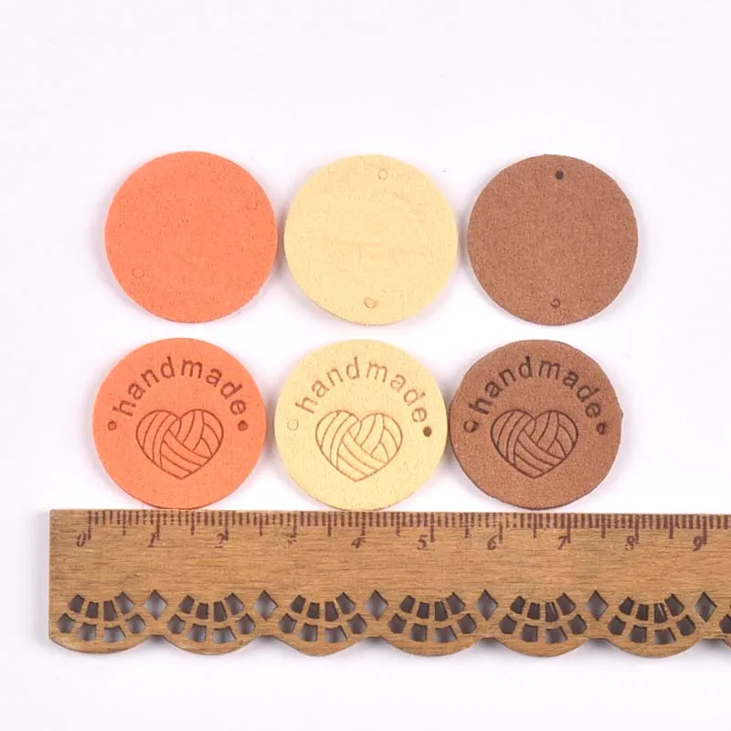 Garment Labels 20Pcs 2.5cm Round PU Cloth Handmade Embossed Tags DIY Flag For Garment Sewing Accessories