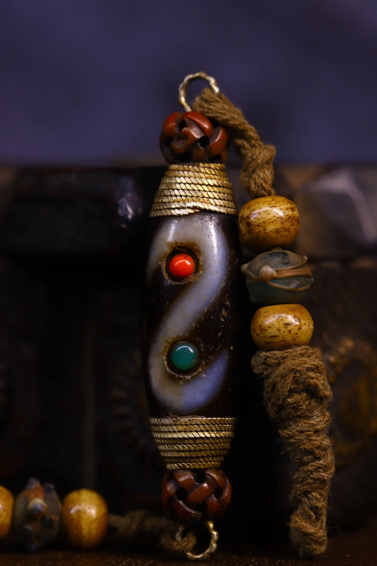

3"Tibetan Temple Collection Old Natural Agate Mosaic Gem Six Word Proverbs gZi Beads Dzi Beads Nine eyeballs Amulet Pendant