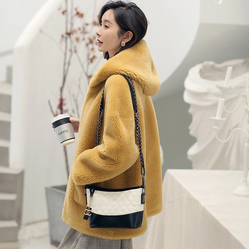 

2023New Lamb Fur Hooded Women's Winter Coats Medium and Long Casual Solid Slim fit Overcoat Zipper Large Pockets Sheep Shearing