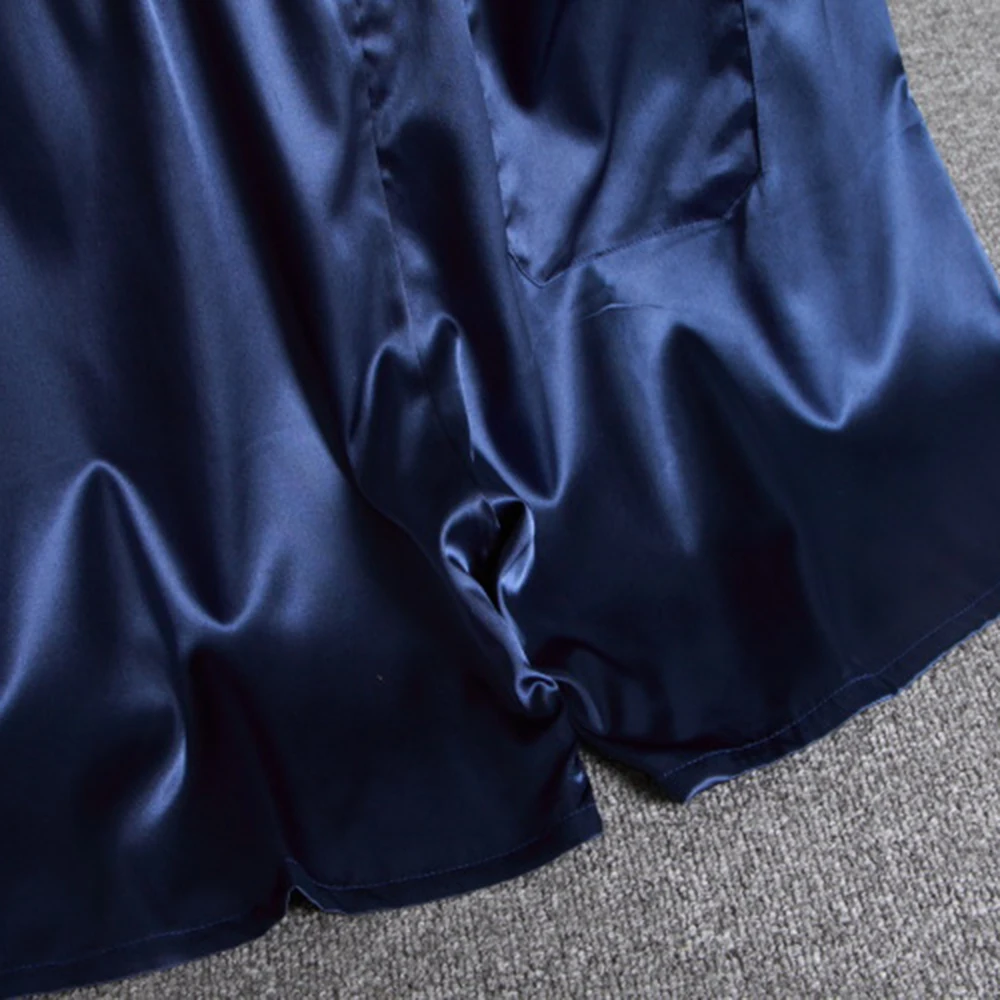 Herren-Pyjama aus Seidensatin mit elastischer Taille, weiche Shorts, Nachtwäsche, Taschenhöschen, Hose, Bermuda, schnell trocknende Strandshorts, männliche Jogginghose – Detail 9
