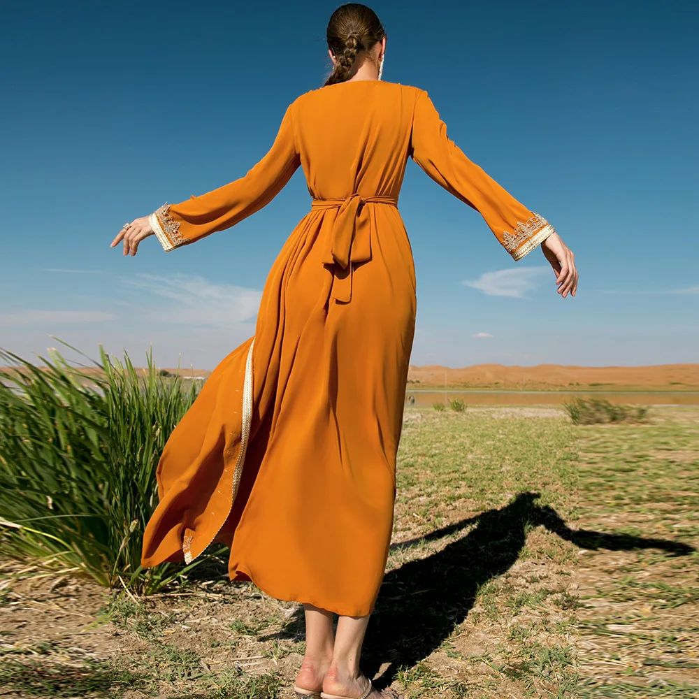 Рисунок 4 - Новое оранжевое кружевное вечернее