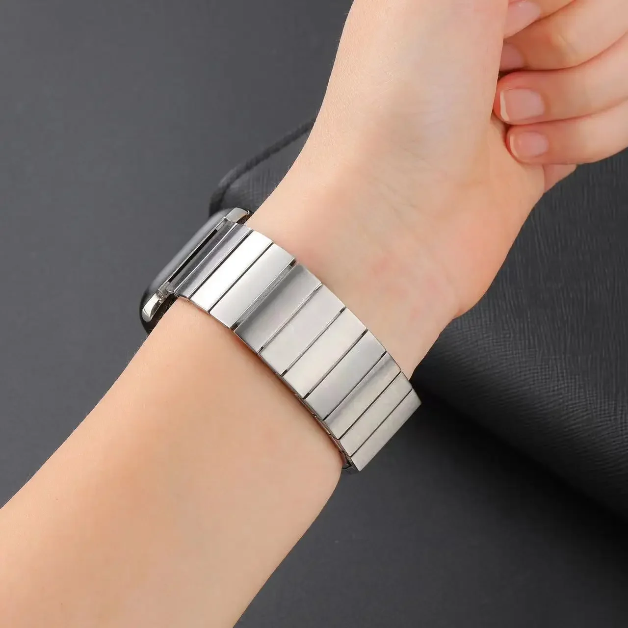 Metal Link Bracelet For Apple Watch 45mm 44mm 42mm 41mm 40mm Stainless Steel Magnetic Loop Belt iWatch Ultra 8 7 6 5 4 3 SE Belt