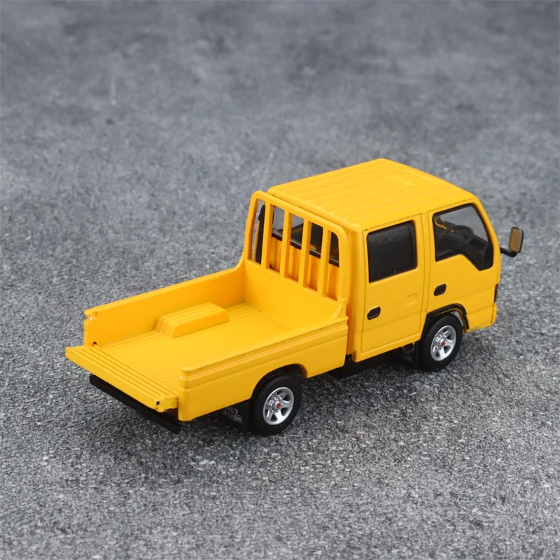 Model1 One 1:64 Isuzu ELF Light truck Yellow Diecast Model