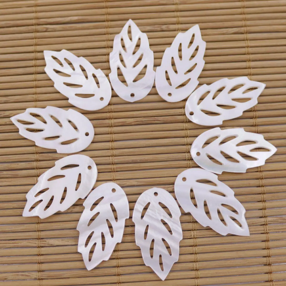 

10 PCS 15mmX30mm Leaf Hollow out Shell Natural White Mother of Pearl Loose Beads