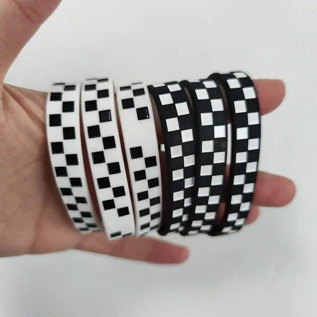 6/12/24pcs Racing Car Rubber Bracelets Silicone Race Car Black White Checkered Silicone Wristbands Race Car Party Favors Decors 2