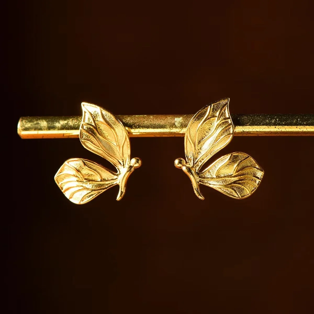 Camellia - earstuds main image 0