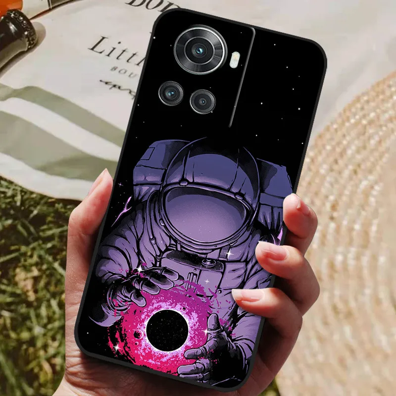 Black Silicone Soft Phone Cover with Lion and Wolf Design - Elegant Protective Case