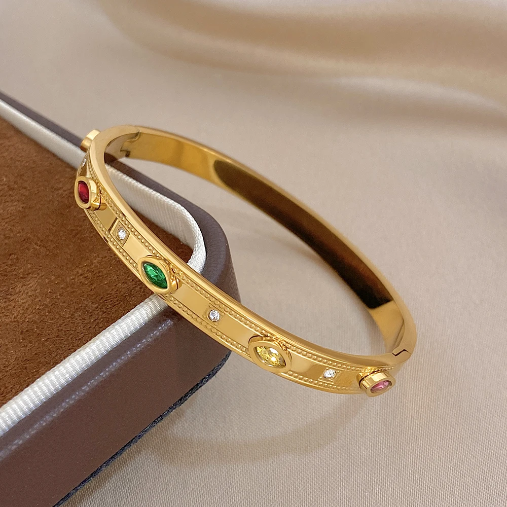 bracelete elegante de luxo feminino