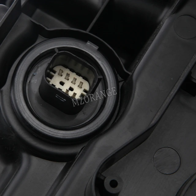 308401-3b97b4.jpg شمعة امامية شيفروليه سيلفرادو 2016 2017 2018 HID