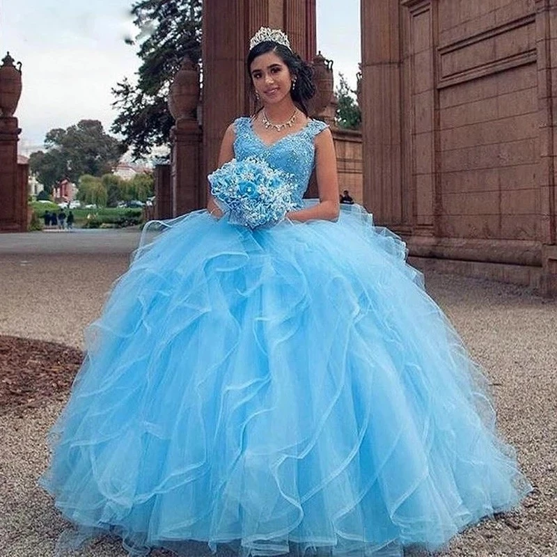 

ANGELSBRIDEP Sky Blue Princess Sweet 16 Ball Gown Quinceanera Dresses V-Neck Ruffles Appliques Masquerade Birthday Party Gowns