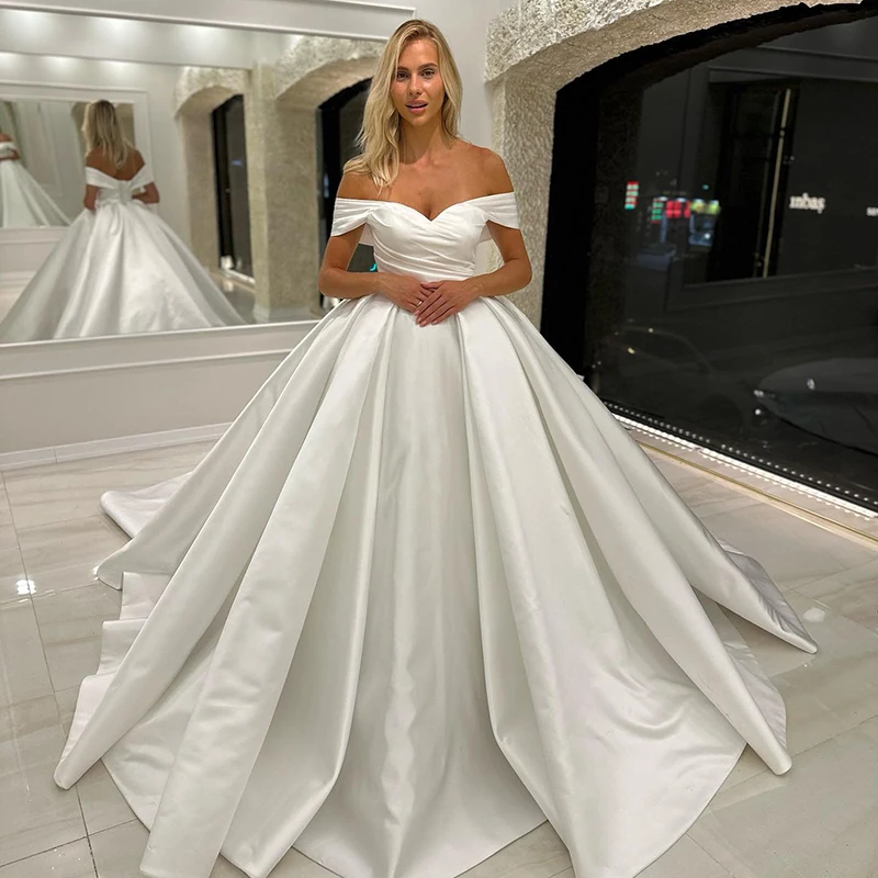 

Формальное свадебное платье А-силуэта, с открытыми плечами